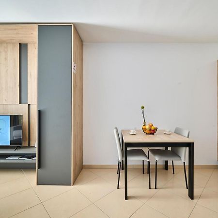 Supreme Studio Apartment Bijoux อูมัค ภายนอก รูปภาพ
